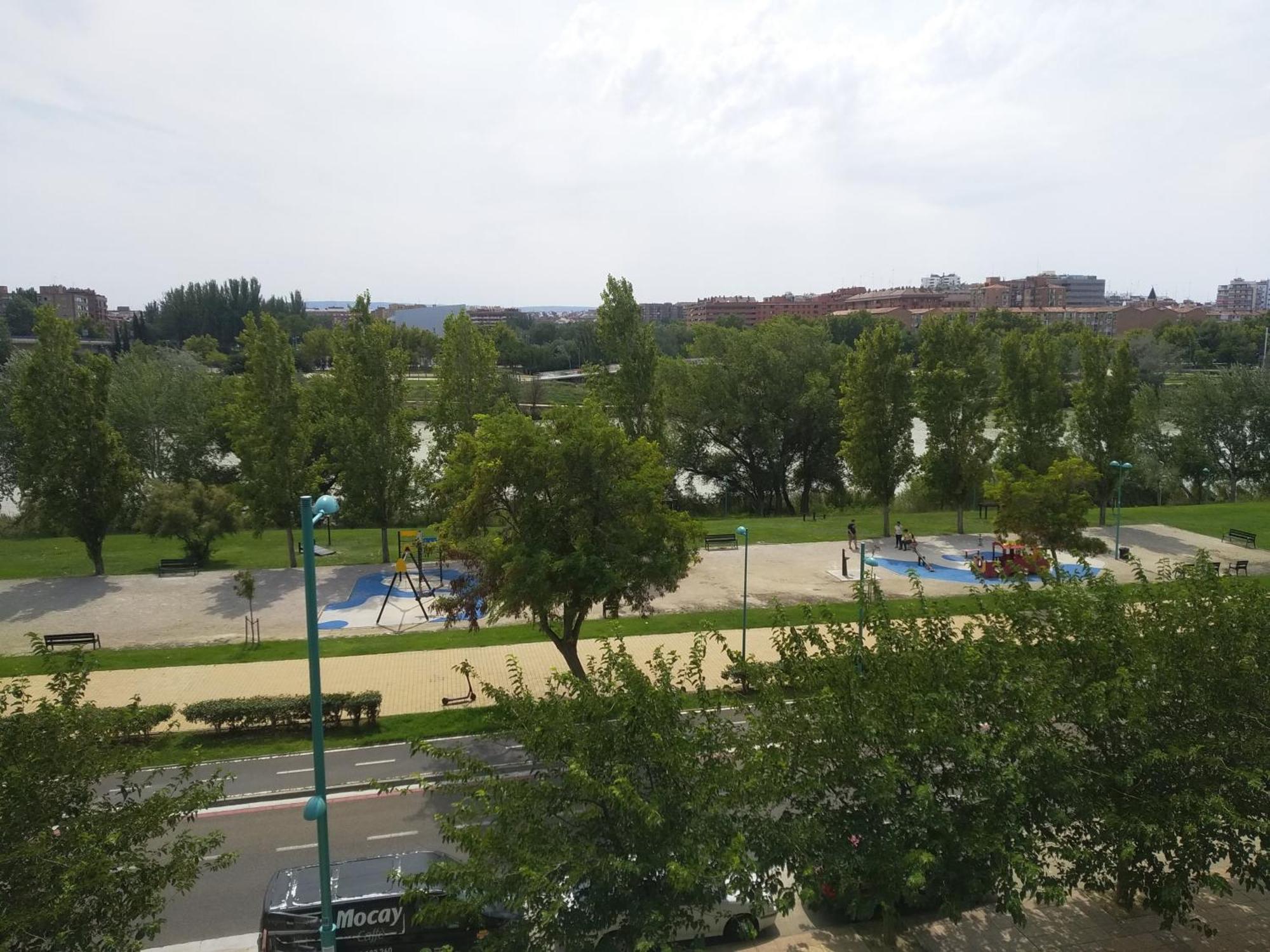 Apartament El Balcon Del Ebro By Alogest- Vistas, Piscina Y 2 Parking Saragossa Zewnętrze zdjęcie